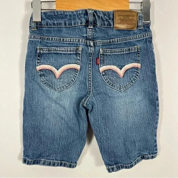 Levi’s girl  jeans shorts - Picture 3 of 9